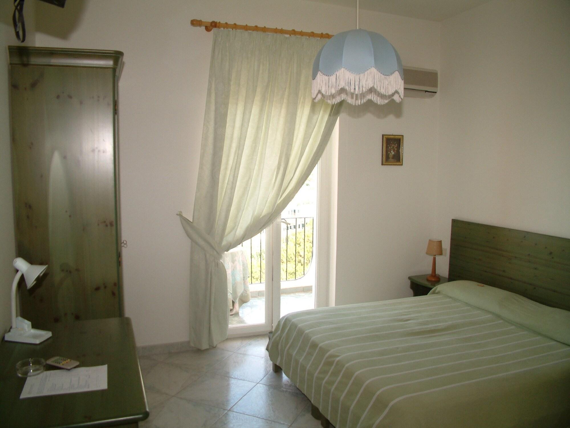 Hotel La Ginestra Forio  Ngoại thất bức ảnh