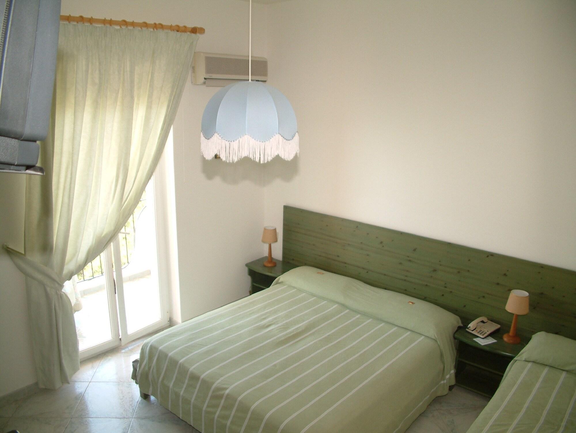 Hotel La Ginestra Forio  Ngoại thất bức ảnh