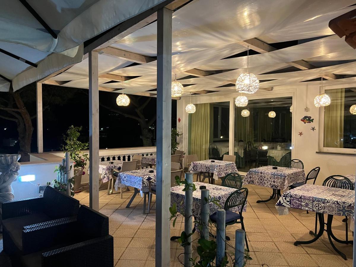 Hotel La Ginestra Forio  Ngoại thất bức ảnh