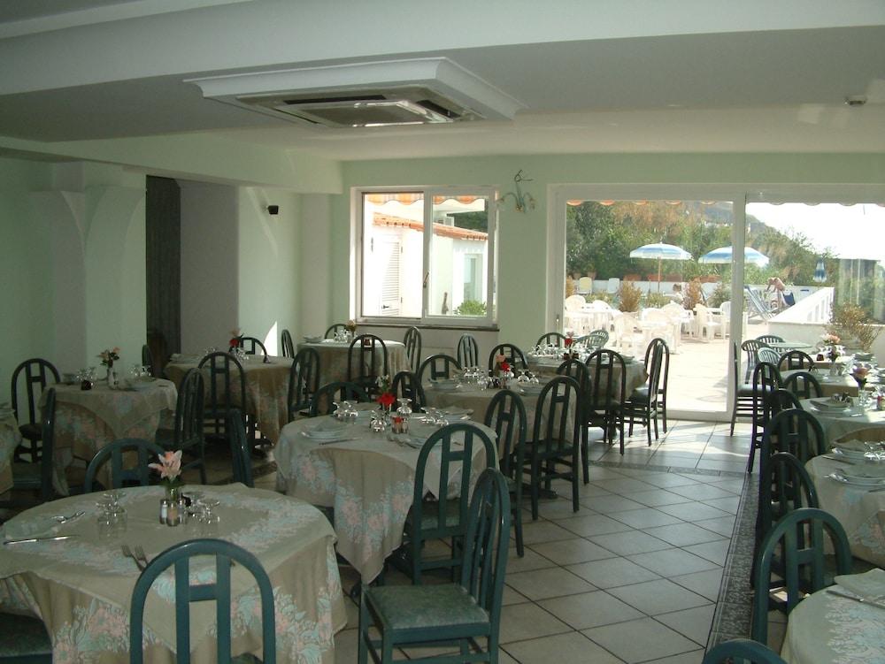 Hotel La Ginestra Forio  Ngoại thất bức ảnh